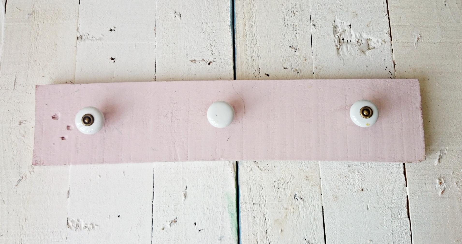 perchero de pared rosa Bohemian and chic